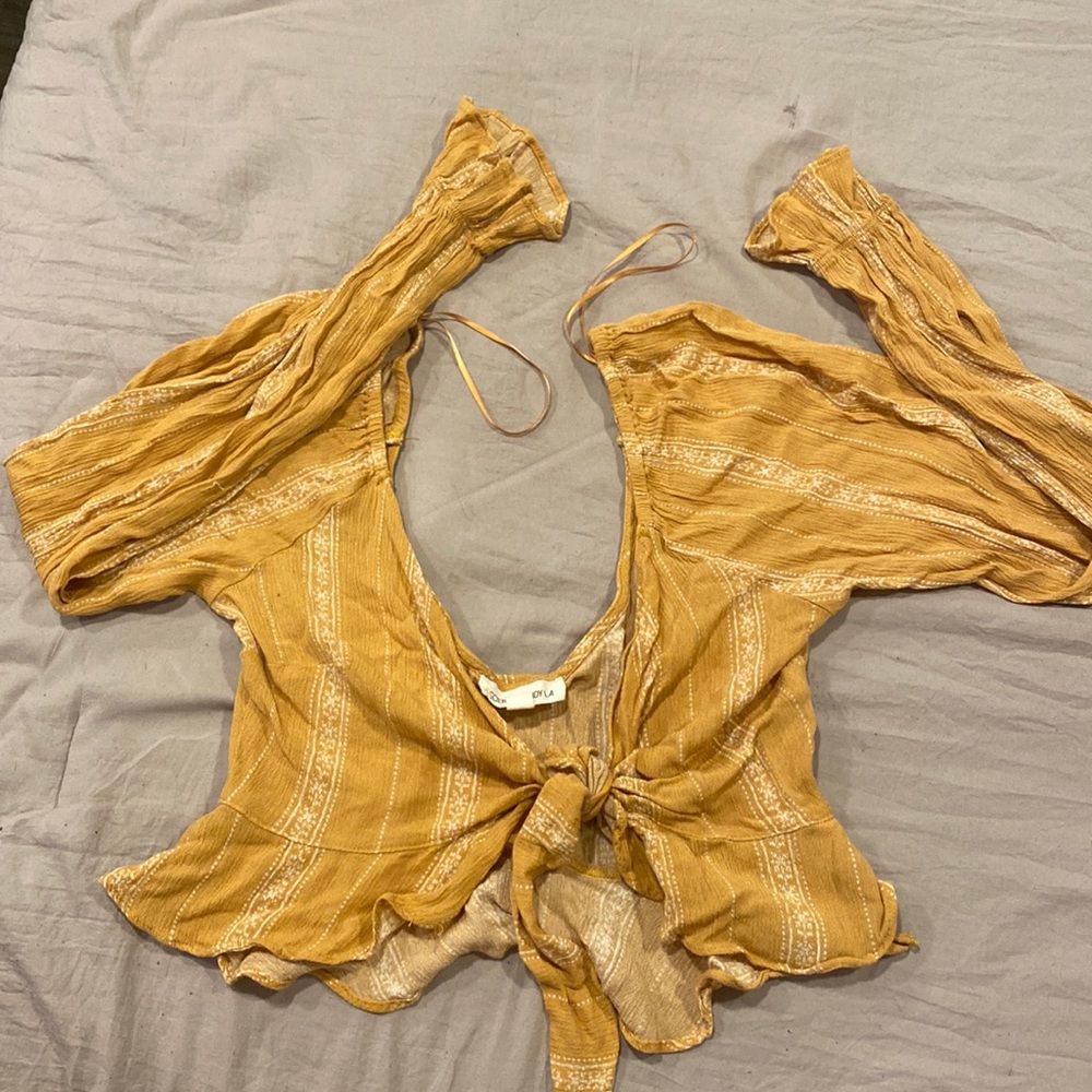 long sleeve front tie crop top